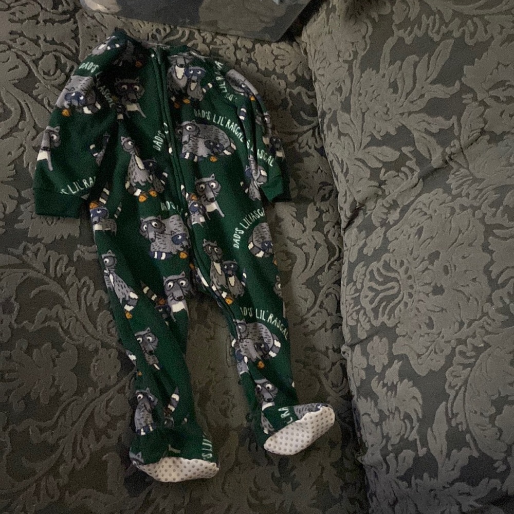 Baby boys fleece feet pajamas 9-12 months